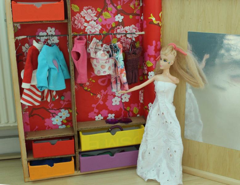 Bestaan bladerdeeg ze Barbie-kleertjes laten naaien - Varia - Agenda - In Het Westerkwartier